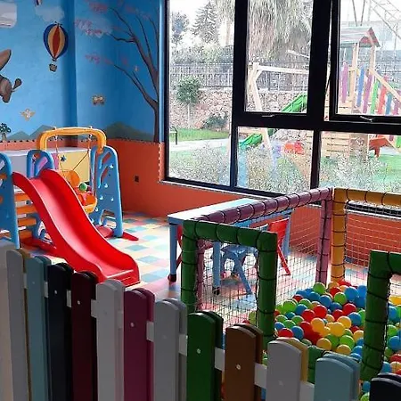 Street Oba Apartment Alanya