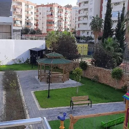 Street Oba Apartment *